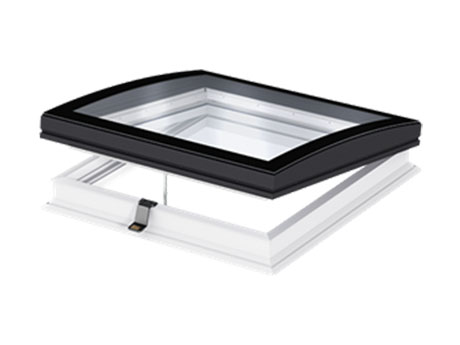 VELUX elektrificirani zakrivljeni krovni prozor za ravni krov